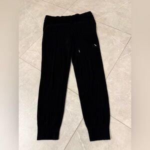 Quince 100% Mongolian cashmere jogger. Size medium.